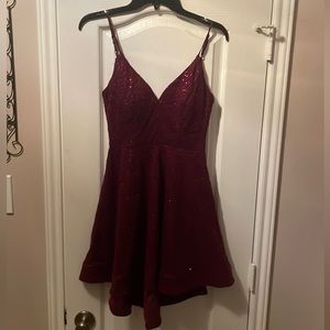 B. Smart Size 3 maroon sequin mini formal dress